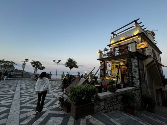 Photo 3 by Wes J. about renting a Renault Twingo in Palermo (5/18/24)