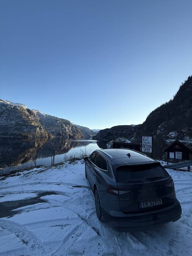 Zdjęcie 8 wykonane przez Daniel W. dotyczące wynajmu Peugeot E-208 w na Lotnisku Sandefjord dnia (25.02.25)