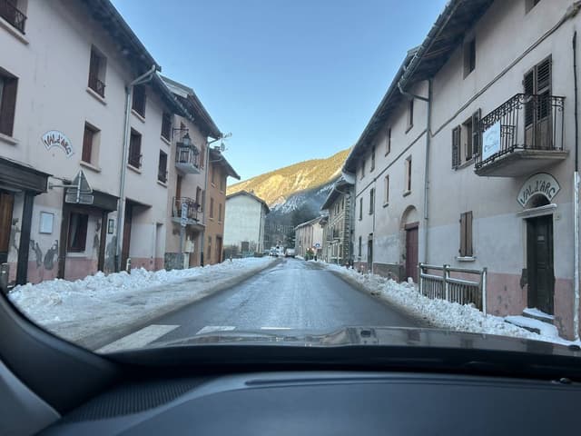 Photo 8 by Elizabeth K. about renting a Jeep Renegade in Milan (1/4/25)