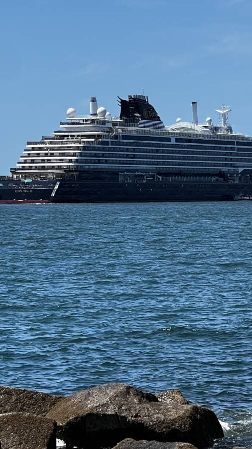 Photo 7 by Sadja B. about hiring a SEAT Arona in Faro (26/08/26)
