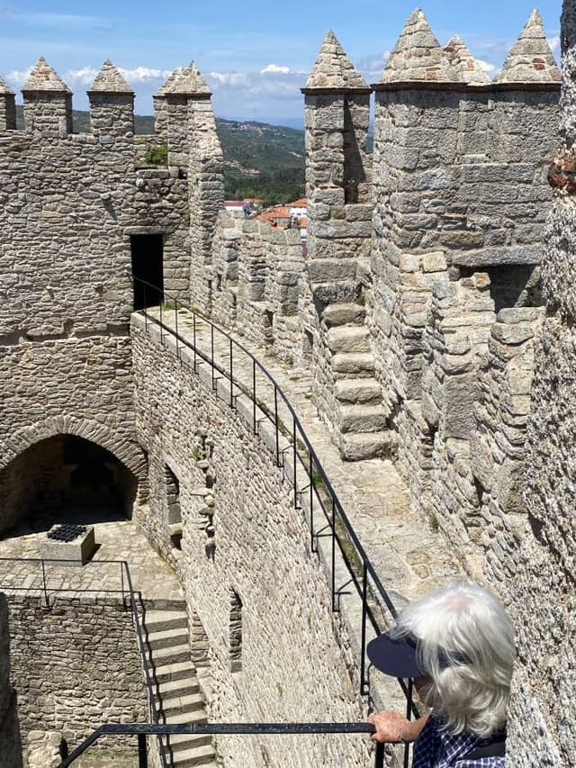 Photo 9 by JENNIFER C. about renting a Seat Arona in Viseu (5/23/25)