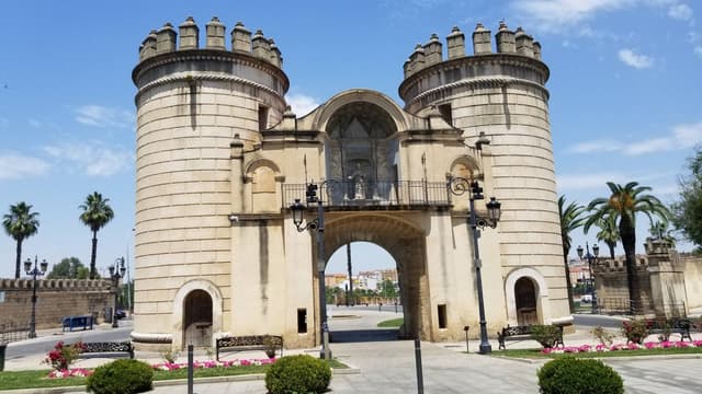 Photo 10 by Dragos V. about renting a Seat Ibiza in Lisbon (7/7/25)
