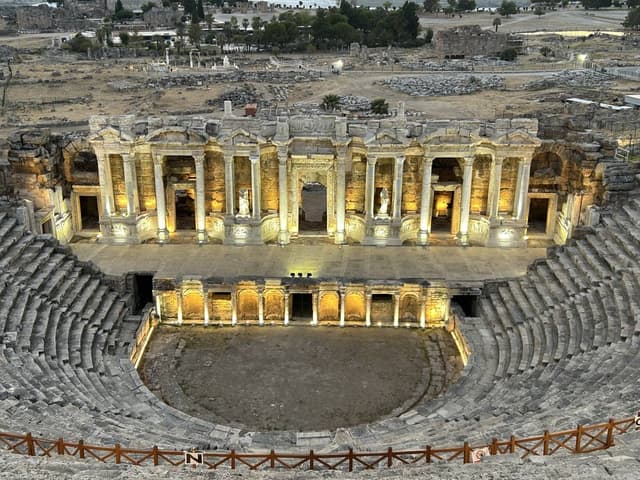 Photo 4 by Akos V. about renting a Renault Clio in Turkey (9/22/24)