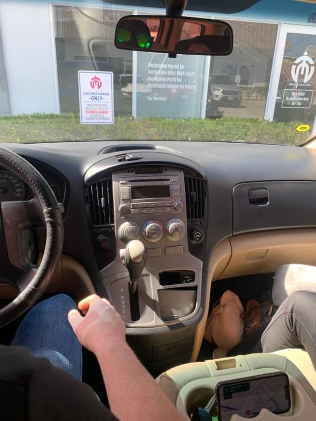 Photo by Christopher T. about renting a Hyundai H-1 at Oranjestad Airport (4/20/25)