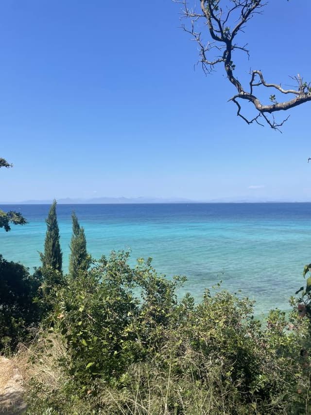 Photo 8 by colin D. about hiring a Volkswagen Polo in Greece (28/07/26)