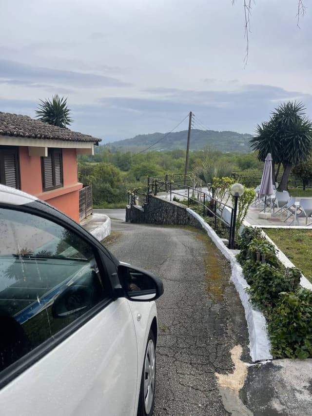 Zdjęcie 4 wykonane przez Anna D. dotyczące wynajmu Peugeot 107 w na Korfu dnia (9.06.25)