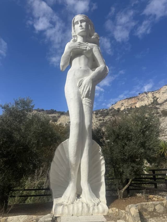 Photo 5 by Matthew D. about hiring a Fiat 500 Cabrio in Cyprus (28/11/24)