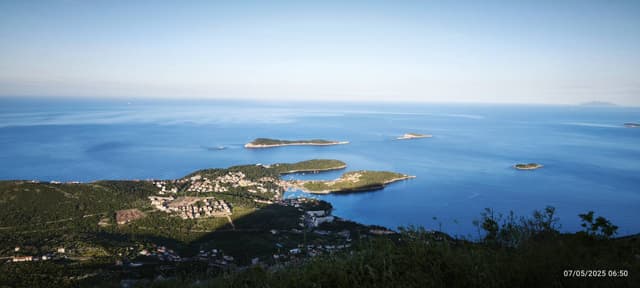 Photo 8 by Tan L. about renting a Volkswagen Taigo in Dubrovnik (5/21/25)
