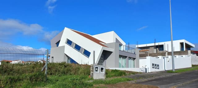 Фото 9 от Andriy P. об аренде Volkswagen Up в Понта (22.10.23)