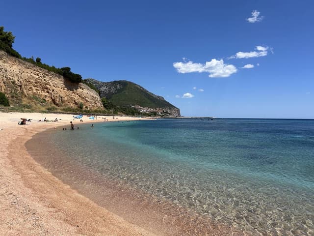 Photo 5 by Zita H. about hiring a Volkswagen Polo in Olbia (10/07/25)