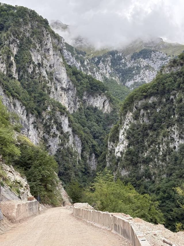 Photo 5 by Ian P. (10/7/25)