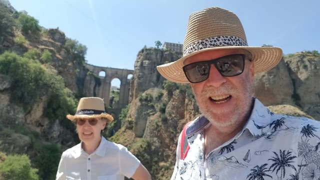 Photo 11 by Dragos V. about renting a Seat Ibiza in Lisbon (7/7/25)