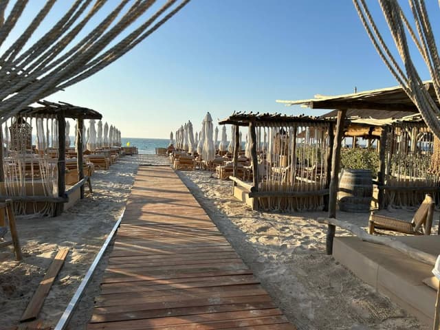 Photo 4 by Charles S. about hiring a Nissan Sunny in the United Arab Emirates (11/02/26)