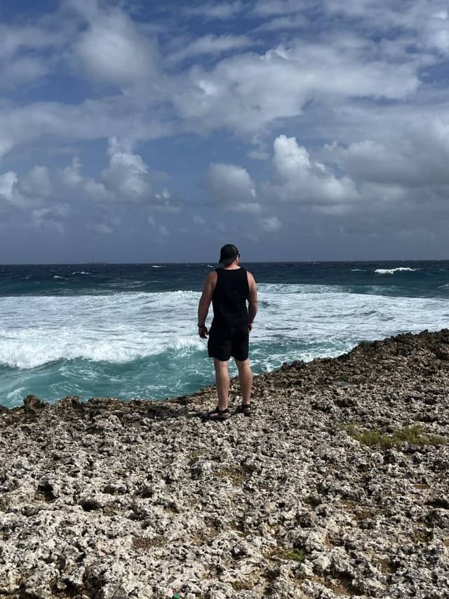 Photo 3 by Shawn W. about renting a Hyundai i10 in Oranjestad (11/21/23)