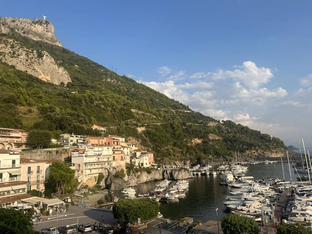 Photo 5 by Anna Maria B. about hiring a Fiat 500X in Italy (07.09.24)