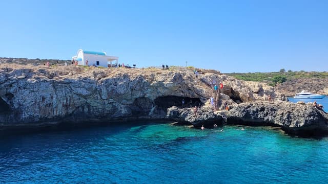 Фото 2 от Anton S. об аренде Toyota Aygo в аэропорту Ларнака (25.09.23)