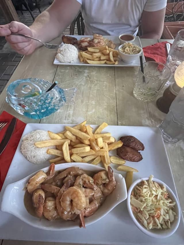 Photo 4 by Shawn W. about renting a Hyundai i10 in Oranjestad (11/21/23)
