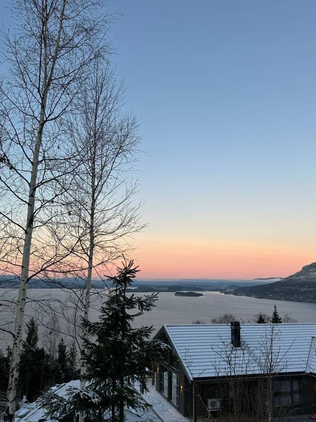 Photo 4 by Rattan C. about hiring a Toyota bZ4X at Oslo Airport (28/12/25)