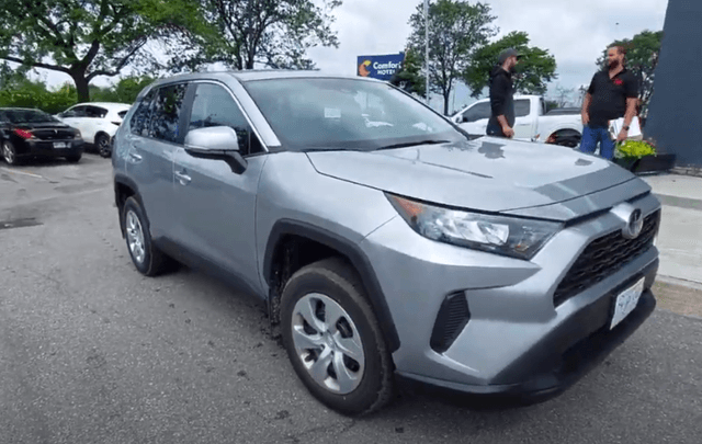Photo 2 by Israel R. about renting a Toyota RAV4 in Toronto (8/26/23)