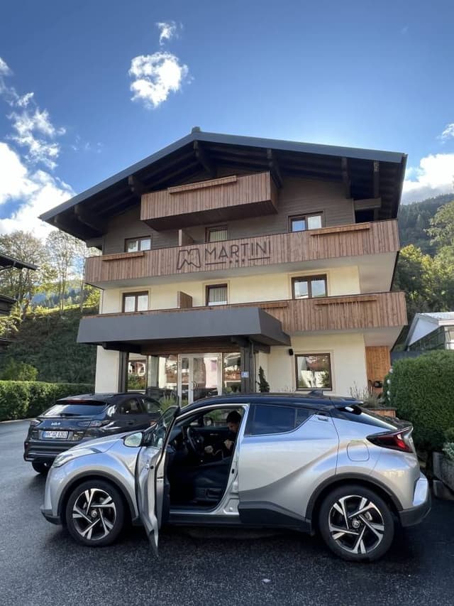 Fotografie 2 realizată de Elena B. despre închirierea unei mașini Suzuki Vitara în Salzburg (30.09.24)