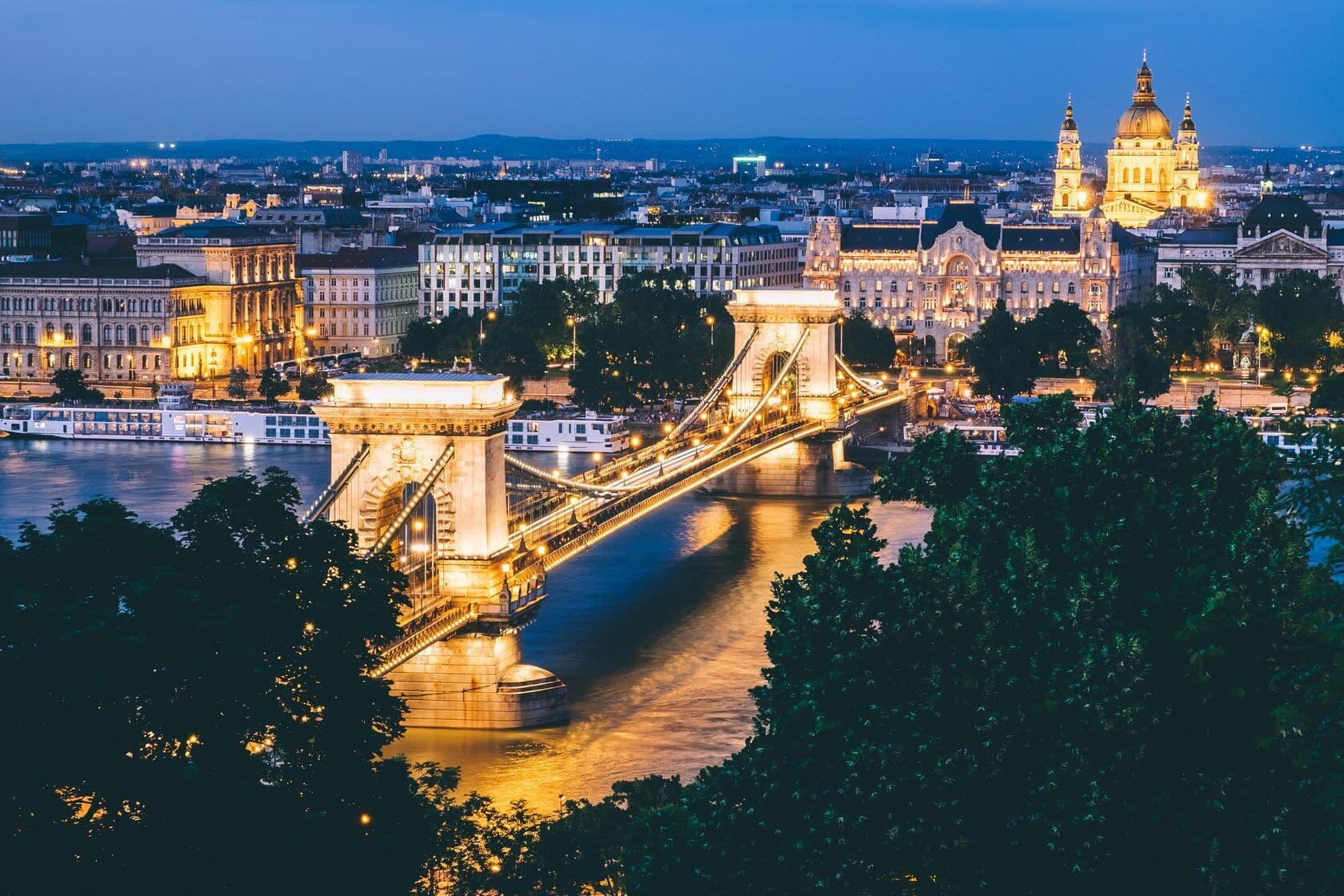 Budapest's Széchenyi Chain Bridge at night